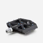 Športy > Cyklistika > Servis bicyklov > Cyklistické pedále a kufre > Pedále na bicykle - Ploché hliníkové pedále na MTB 900 čierne Športy > Cyklistika > Servis bicyklov > Cyklistické pedále a kufre > Pedále na bicykle - Ploché hliníkové pedále na MTB 900 čierne
