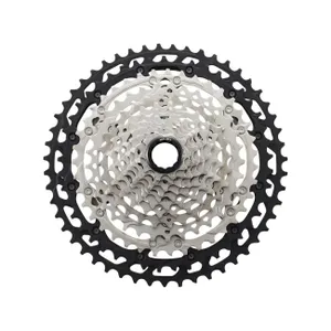 SHIMANO kazeta - DEORE XT M8100 12 10-45 - strieborná/čierna SHIMANO kazeta - DEORE XT M8100 12 10-45 - strieborná/čierna