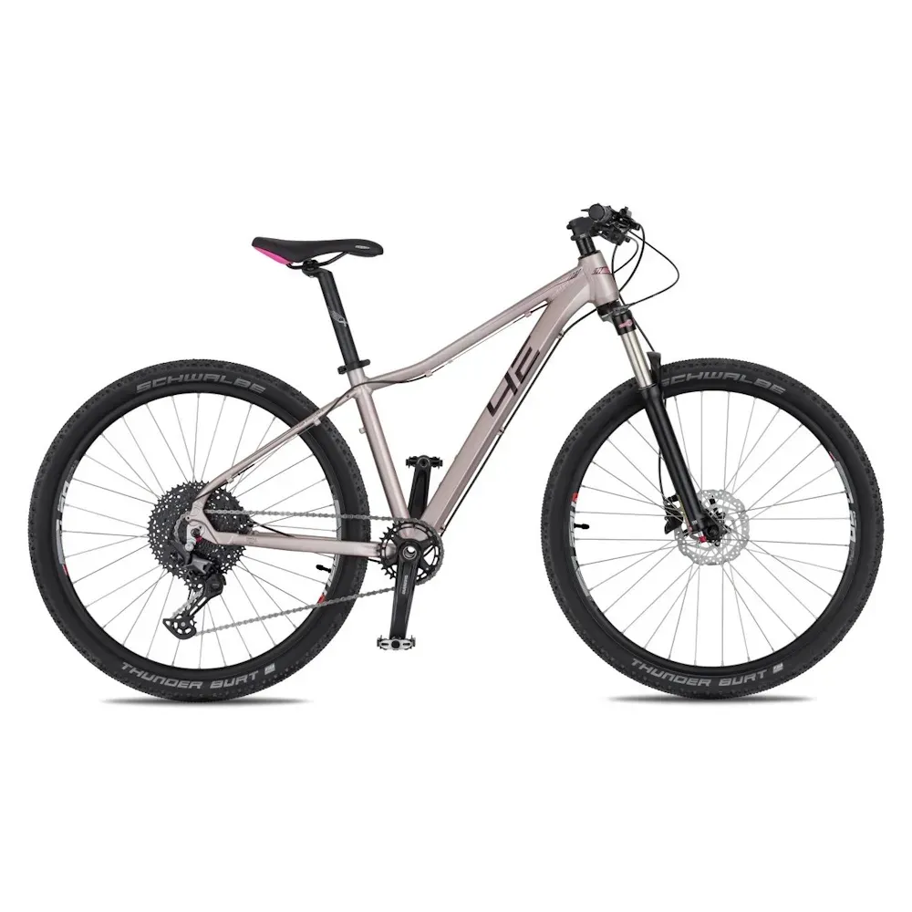 4EVER Nelly Sport 27,5" 2025 silk rose / black - S (15,5", 155-178 cm) 4EVER Nelly Sport 27,5" 2025 silk rose / black - S (15,5", 155-178 cm)