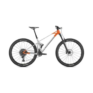 Horský bicykel MONDRAKER Raze Carbon R, racing silver orange Horský bicykel MONDRAKER Raze Carbon R, racing silver orange