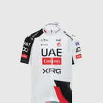PISSEI Cyklistický dres s krátkym rukávom - UAE TEAM EMIRATES - XRG 2026 REPLICA JUNIOR - biela/čierna/červená PISSEI Cyklistický dres s krátkym rukávom - UAE TEAM EMIRATES - XRG 2026 REPLICA JUNIOR - biela/čierna/červená