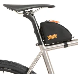 Šport a outdoor | Cyklistika | Cyklodoplnky | Tašky - Restrap Taška na rám Rear Top Tube Bag – black Šport a outdoor | Cyklistika | Cyklodoplnky | Tašky - Restrap Taška na rám Rear Top Tube Bag – black