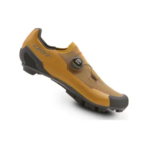 DMT Cyklistické tretry - KM30 - hnedá DMT Cyklistické tretry - KM30 - hnedá