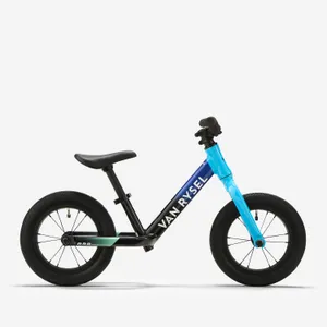 Športy > Cyklistika > Bicykle > Detské odrážadlá - Detské odrážadlo RUNRIDE Racing 12″ čierno-modré Športy > Cyklistika > Bicykle > Detské odrážadlá - Detské odrážadlo RUNRIDE Racing 12″ čierno-modré