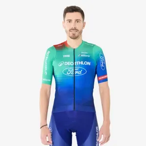 Športy > Cyklistika > Cyklistické oblečenie > Pánske cyklistické oblečenie > Pánske cyklistické dresy a tričká > Pánske cyklistické dresy a tričká s dlhým rukávom - Cyklistický dres Decathlon Ford Racing Team Replica Športy > Cyklistika > Cyklistické oblečenie > Pánske cyklistické oblečenie > Pánske cyklistické dresy a tričká > Pánske cyklistické dresy a tričká s dlhým rukávom - Cyklistický dres Decathlon Ford Racing Team Replica